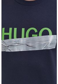 Hugo Bluza bawełniana kolor granatowy z nadrukiem. Okazja: na co dzień. Kolor: niebieski. Materiał: bawełna. Wzór: nadruk. Styl: casual