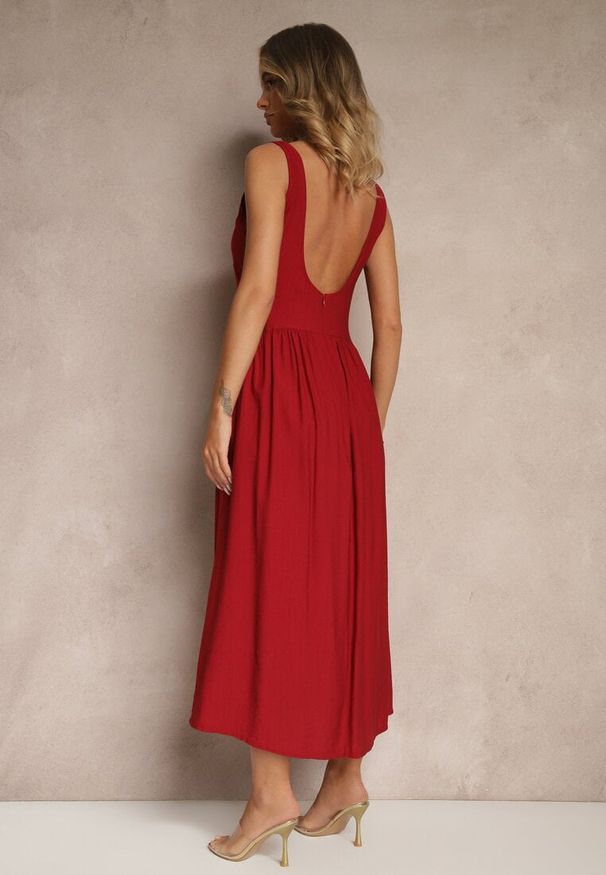 Renee - Bordowa Rozkloszowana Sukienka z Wiskozy Milunisa. Okazja: na co dzień. Kolor: czerwony. Materiał: wiskoza. Typ sukienki: rozkloszowane. Styl: klasyczny, casual, elegancki