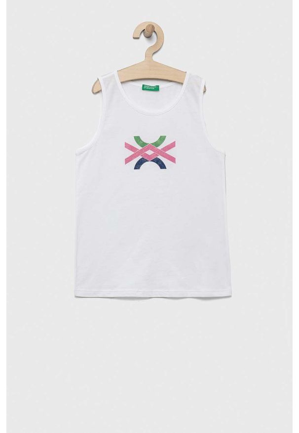 United Colors of Benetton top bawełniany dziecięcy kolor biały. Okazja: na co dzień. Kolor: biały. Materiał: bawełna. Wzór: nadruk. Styl: casual, klasyczny