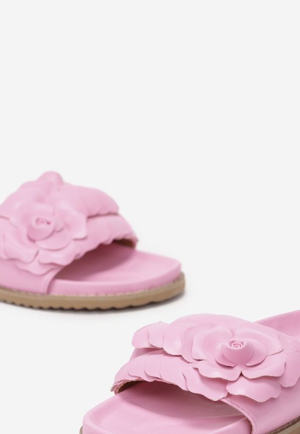 Born2be - Różowe Klapki Eunile. Kolor: różowy. Materiał: skóra ekologiczna. Sezon: lato. Obcas: na płaskiej podeszwie
