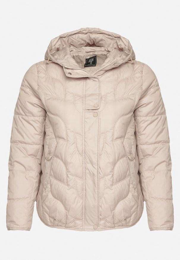 Born2be - Beżowa Pikowana Kurtka Przejściowa o Klasycznym Kroju z Kapturem Tavitte. Okazja: na co dzień, na spacer. Typ kołnierza: kaptur. Kolekcja: plus size. Kolor: beżowy. Materiał: jeans, poliester. Wzór: aplikacja. Styl: klasyczny