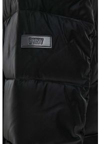 DKNY - Dkny kurtka damska kolor czarny zimowa. Kolor: czarny. Materiał: włókno. Sezon: zima #6
