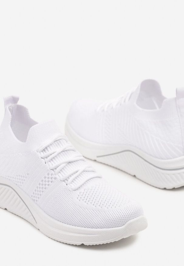 Renee - Białe Siateczkowe Buty Sportowe Sneakersy na Zdobionej Podeszwie Talloti. Okazja: na co dzień. Kolor: biały. Materiał: jeans. Wzór: aplikacja