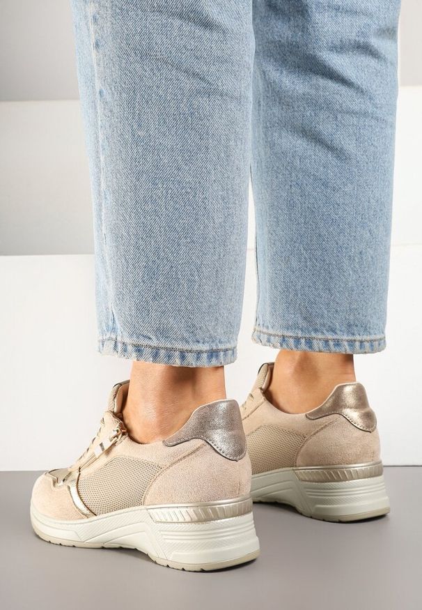 Born2be - Beżowe Sneakersy na Koturnie ze Skórzaną Wkładką i Ozdobnym Suwakiem Arivnia. Okazja: na co dzień. Kolor: beżowy. Materiał: skóra. Obcas: na koturnie. Wysokość obcasa: średni