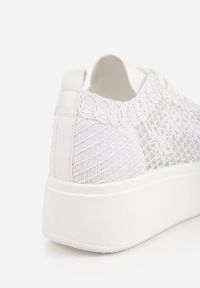 Born2be - Białe Sneakersy Vices z Grubą Podeszwą i Ażurową Cholewką Ardisov. Okazja: na co dzień. Kolor: biały. Materiał: jeans. Szerokość cholewki: normalna. Wzór: ażurowy #4