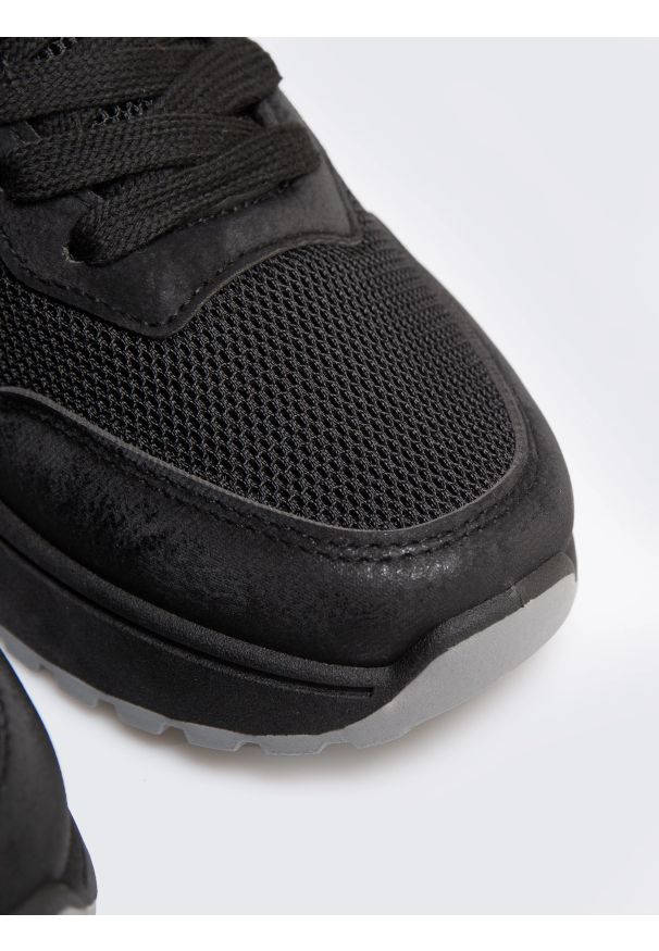 Big-Star - Sneakersy dziecięce czarne RR374068 906. Okazja: na co dzień, na uczelnię. Kolor: czarny. Materiał: materiał