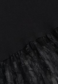 Renee - Czarna Sukienka Koktajlowa Bodycon z Wiskozą i Koronką na Dole Nedira. Kolor: czarny. Materiał: wiskoza, koronka. Wzór: koronka. Typ sukienki: bodycon. Styl: wizytowy #4