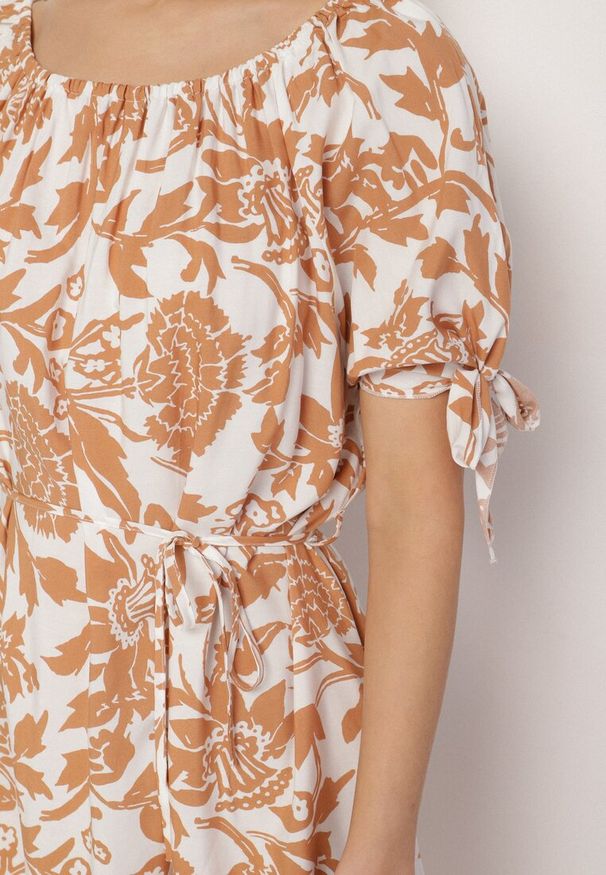 Born2be - Beżowa Bawełniana Sukienka w Ornamentalne Rośliny z Wiązaniem Przy Rękawach Tosvena. Okazja: na co dzień, na spacer, na imprezę. Kolor: beżowy. Materiał: bawełna. Styl: casual, elegancki