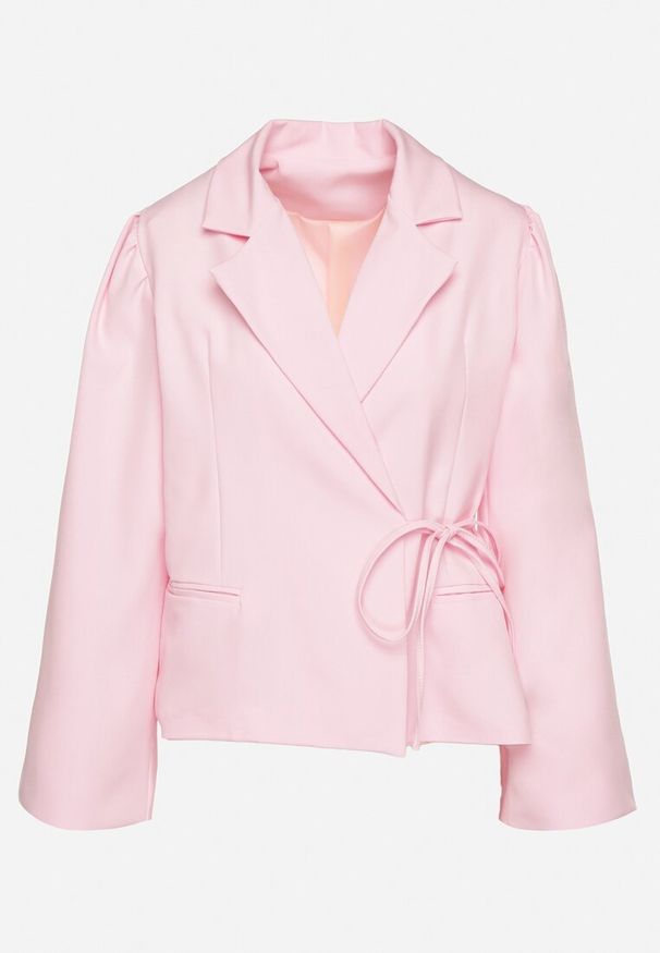 Born2be - Różowa Marynarka z Szerokimi Rękawami i Asymetrycznym Wiązaniem Sanessia. Kolor: różowy. Materiał: jeans. Styl: elegancki