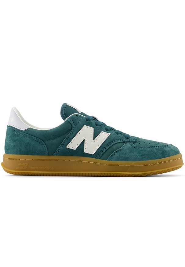 Buty unisex New Balance CT500AA – zielone. Kolor: zielony. Materiał: guma, zamsz, nubuk. Szerokość cholewki: normalna. Sport: tenis