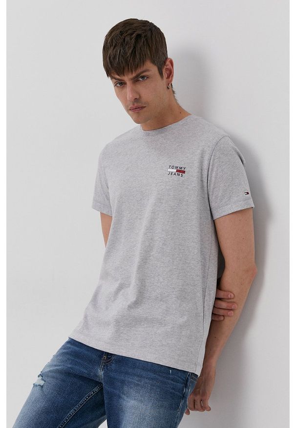 Tommy Jeans - T-shirt. Okazja: na co dzień. Kolor: szary. Materiał: bawełna, dzianina. Styl: casual
