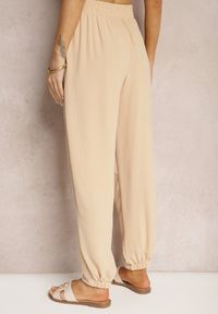 Renee - Beżowe Casualowe Spodnie High Waist Wykończone Gumką w Pasie Dimrue. Okazja: na co dzień. Stan: podwyższony. Kolor: beżowy. Styl: casual