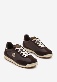Born2be - Ciemnobrązowe Sneakersy z Metaliczną Aplikacją Nurrive. Okazja: na co dzień. Kolor: brązowy. Materiał: jeans. Wzór: aplikacja #5