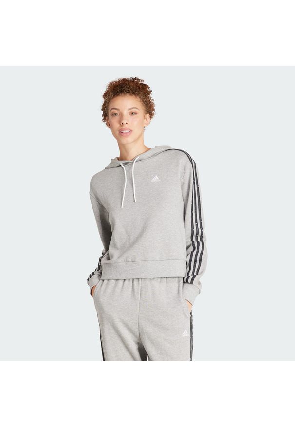 Adidas - Bluza z kapturem Essentials 3-Stripes Animal Print Relaxed. Typ kołnierza: kaptur. Kolor: szary. Długość: krótkie. Wzór: nadruk. Sport: fitness