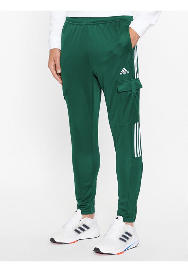 Adidas - adidas Spodnie dresowe IM2918 Zielony Regular Fit. Kolor: zielony. Materiał: syntetyk