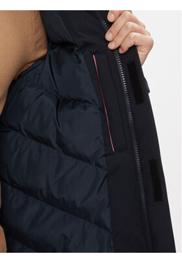 TOMMY HILFIGER - Tommy Hilfiger Kurtka zimowa Rockie MW0MW32782 Granatowy Regular Fit. Kolor: niebieski. Materiał: syntetyk. Sezon: zima