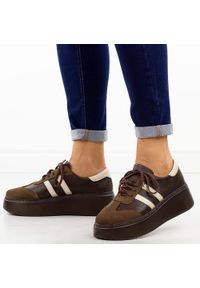 DEONI - Skórzane br/be sneakersy damskie Deoni D632. Okazja: na co dzień. Nosek buta: okrągły. Zapięcie: sznurówki. Kolor: brązowy. Szerokość cholewki: normalna. Materiał: skóra. Sezon: wiosna, jesień. Obcas: na platformie. Styl: klasyczny, sportowy, casual, elegancki