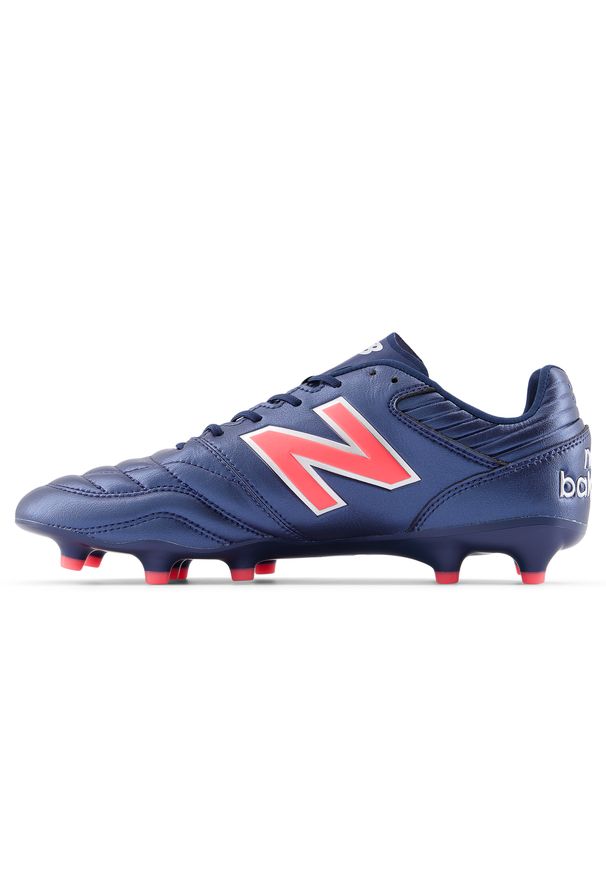 Korki męskie New Balance 442 V2 PRO FG MS41FMP2 – granatowe. Zapięcie: sznurówki. Kolor: niebieski. Materiał: skóra, nylon, syntetyk, materiał. Szerokość cholewki: normalna. Sport: fitness, piłka nożna