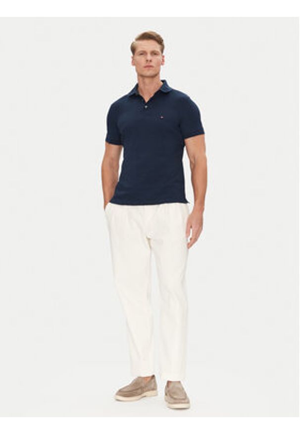 TOMMY HILFIGER - Tommy Hilfiger Polo 1985 MW0MW17771 Granatowy Slim Fit. Typ kołnierza: polo. Kolor: niebieski. Materiał: bawełna