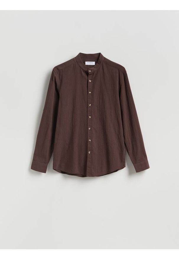 Reserved - Strukturalna koszula regular fit - ciemnobrązowy. Kolor: brązowy. Materiał: bawełna, tkanina
