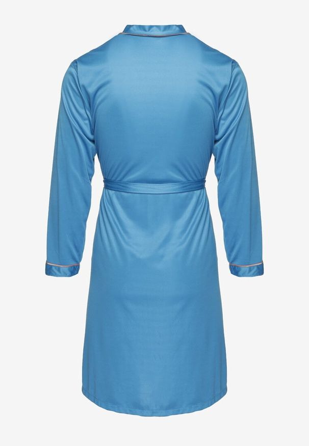 Born2be - Jasnoniebieski Szlafrok z Bawełną Zdobiony Elegancką Lamówką i Aplikacją z Wiązanym Paskiem Attelora. Kolor: niebieski. Materiał: bawełna. Wzór: aplikacja