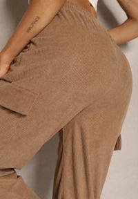 Renee - Brązowe Spodnie Typu Cargo High Waist Worseli. Okazja: na co dzień. Stan: podwyższony. Kolor: brązowy. Styl: elegancki, casual