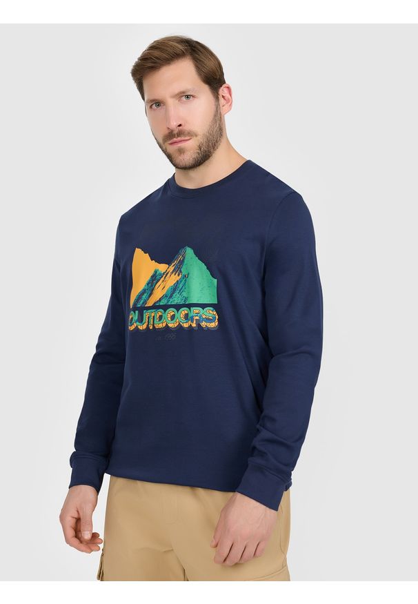 4f - 4F Longlseeve z nadrukiem męski - granatowy S. Okazja: na spacer, na co dzień. Kolor: niebieski. Materiał: dzianina, bawełna, materiał. Długość rękawa: długi rękaw. Wzór: nadruk. Styl: casual