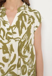 Born2be - Zielona Bawełniana Sukienka z Abstrakcyjnym Wzorem Lioraia. Okazja: na co dzień. Typ kołnierza: dekolt w kształcie V. Kolor: zielony. Materiał: bawełna. Długość rękawa: krótki rękaw. Typ sukienki: proste. Styl: elegancki, casual #2