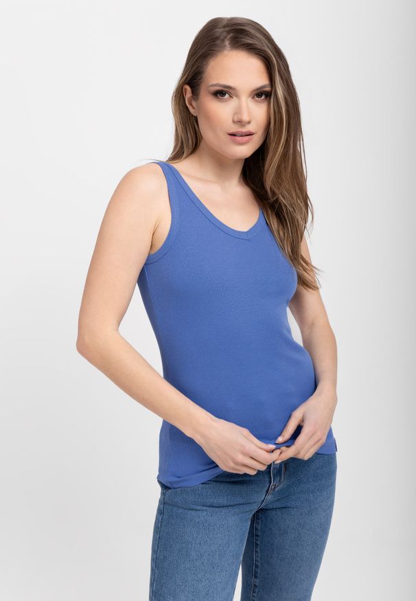 Volcano - Prążkowany top basic T-IDA. Typ kołnierza: dekolt w serek. Kolor: niebieski. Materiał: prążkowany. Długość rękawa: na ramiączkach. Wzór: jednolity. Sezon: zima, lato. Styl: klasyczny