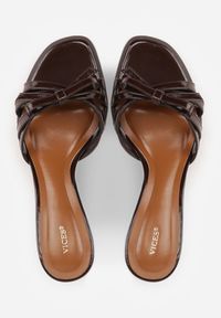 Renee - Brązowe Klapki VICES na Obcasie Kaczuszka z Ozdobną Kokardką Hesephone. Okazja: na co dzień. Kolor: brązowy. Materiał: jeans. Obcas: na obcasie. Styl: casual. Wysokość obcasa: niski #7