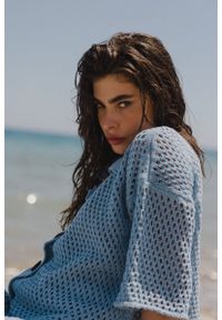 Marsala - Krótka ażurowa koszula w kolorze BLUE MARINA - ORMEA-XS/S. Okazja: na plażę. Materiał: bawełna. Długość: krótkie. Wzór: ażurowy. Sezon: lato. Styl: klasyczny #1