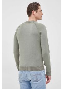 BOSS sweter bawełniany BOSS CASUAL męski kolor zielony lekki. Okazja: na co dzień. Kolor: zielony. Materiał: bawełna. Długość rękawa: raglanowy rękaw. Styl: casual