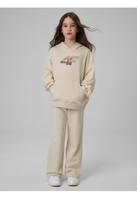 4f - 4F Spodnie dresowe z szerokimi nogawkami dziewczęce - beżowe 128 (7-8 lat). Okazja: na co dzień, na uczelnię. Kolor: beżowy. Materiał: dresówka. Długość: do kostek. Sezon: lato. Styl: casual #1