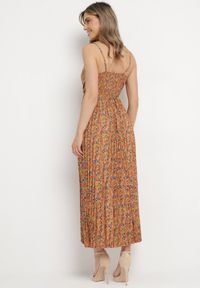 Born2be - Żółta Kwiatowa Sukienka na Ramiączkach z Plisowaną Spódnicą i Kopertową Górą Pyralia. Okazja: na co dzień. Typ kołnierza: dekolt w kształcie V, dekolt kopertowy. Kolor: żółty. Długość rękawa: na ramiączkach. Wzór: kwiaty. Typ sukienki: kopertowe. Styl: elegancki, casual, wizytowy #6