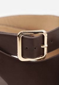 Renee - Brązowe Sandały z Paskiem na Palec z Metaliczną Aplikacją i Klamerką Ailintra. Okazja: na co dzień. Zapięcie: pasek. Kolor: brązowy. Wzór: aplikacja. Styl: casual, elegancki #4