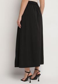 Born2be - Czarna Plisowana Spódnica z Wiskozą Bawełną i Ozdobną Falbaną Natielia. Okazja: na co dzień. Kolor: czarny. Materiał: bawełna, wiskoza. Styl: casual, elegancki #5