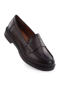 POTOCKI - Półbuty damskie mokasyny lordsy brązowe Potocki JE19332. Kolor: brązowy. Materiał: skóra ekologiczna. Obcas: na obcasie. Wysokość obcasa: średni #1