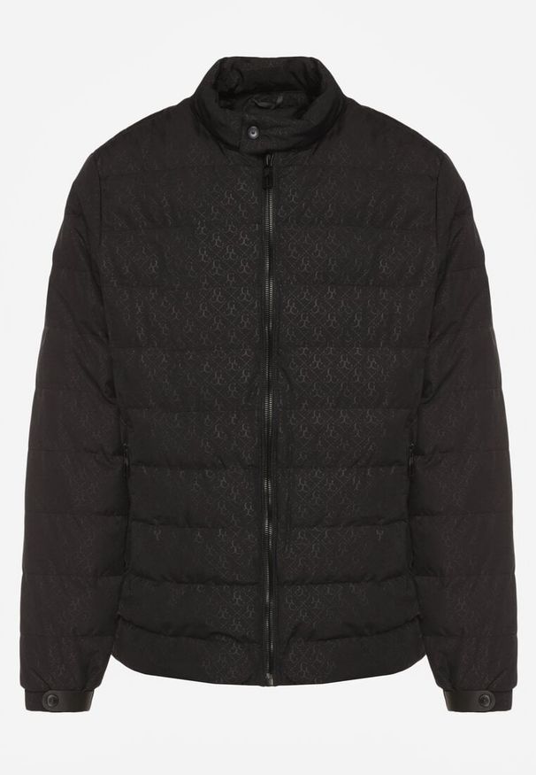 Born2be - Czarna Pikowana Kurtka ze Stójką i Futrzaną Podszewką Silwedea. Okazja: na co dzień. Typ kołnierza: kołnierzyk stójkowy. Kolor: czarny. Materiał: futro. Styl: klasyczny, casual, elegancki