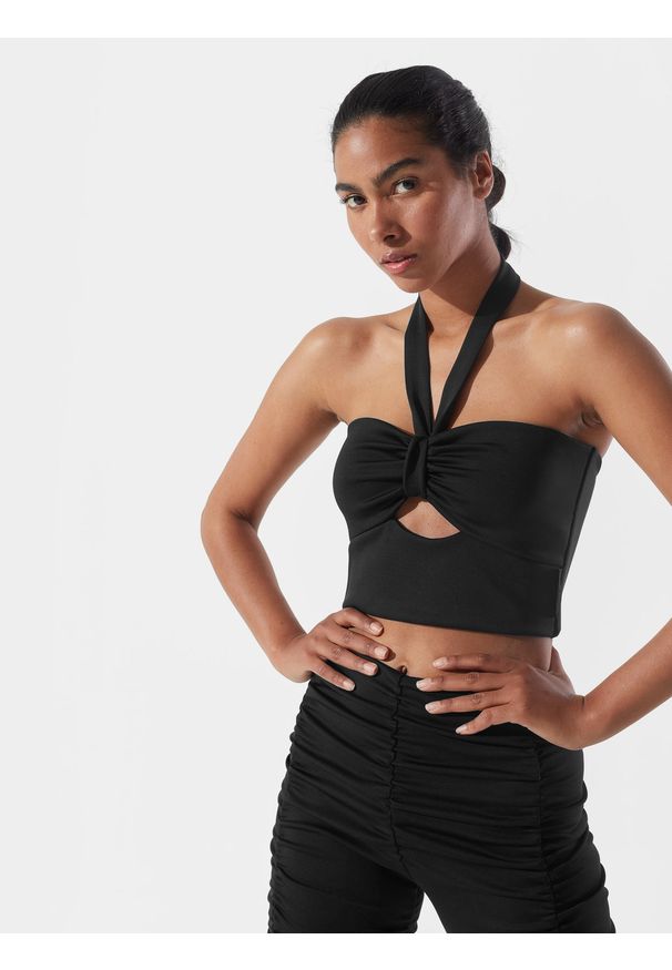 4f - 4F Crop-top z materiałów z recyklingu damski 4F x Anna Lewandowska S. Kolor: czarny. Materiał: materiał. Długość rękawa: bez ramiączek. Długość: krótkie