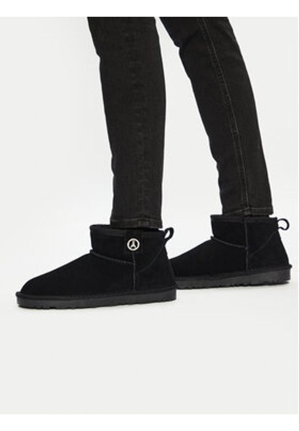 Patrizia Pepe Śniegowce PJ793 Czarny. Kolor: czarny. Materiał: skóra