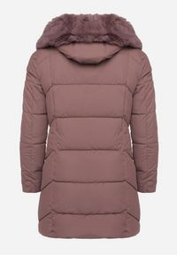 Born2be - Ciemnofioletowa Kurtka Pikowana z Ozdobnymi Przeszyciami Ozdobiona Futerkiem Sarittia. Okazja: na co dzień, na spacer. Kolor: fioletowy. Materiał: futro. Wzór: aplikacja. Sezon: zima. Styl: klasyczny, casual, elegancki #4