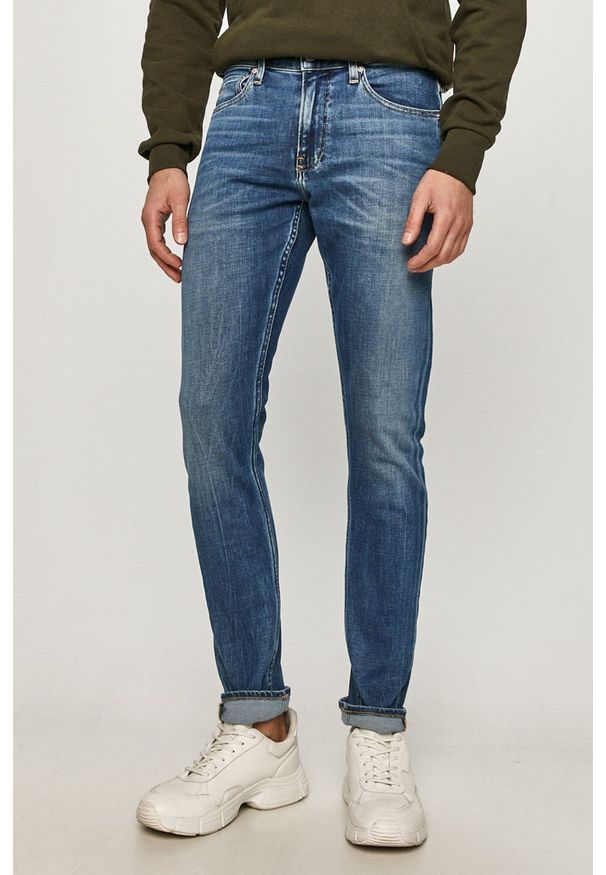 Calvin Klein Jeans - Jeansy CKJ 026. Kolor: niebieski. Materiał: bawełna, poliester, denim, elastan