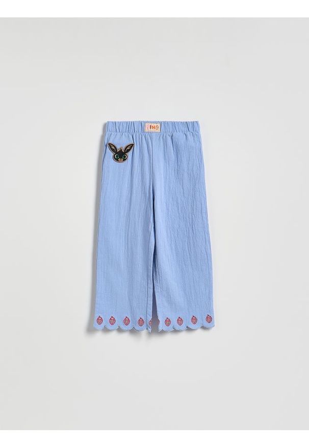 Reserved - Spodnie Bing - lawendowy. Kolor: fioletowy. Materiał: bawełna