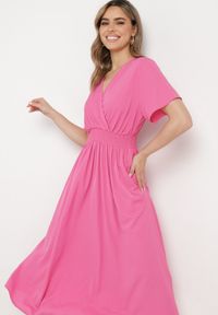 Born2be - Różowa Sukienka Długa o Rozkloszowanym Fasonie z Kopertowym Dekoltem Saliusa. Okazja: na co dzień. Kolor: różowy. Typ sukienki: kopertowe. Styl: casual, elegancki. Długość: maxi #5
