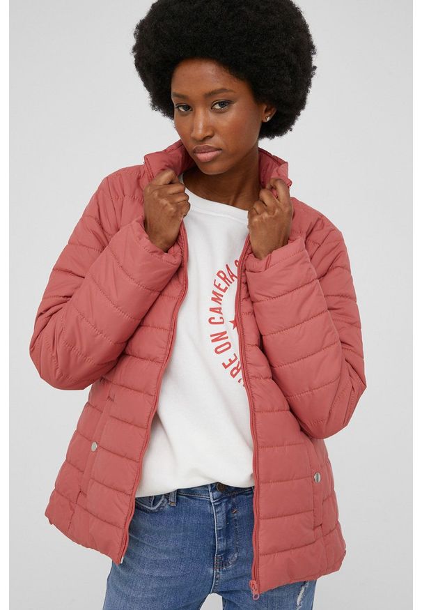 Answear Lab kurtka damska kolor różowy przejściowa. Kolor: różowy. Materiał: materiał. Wzór: gładki. Styl: wakacyjny