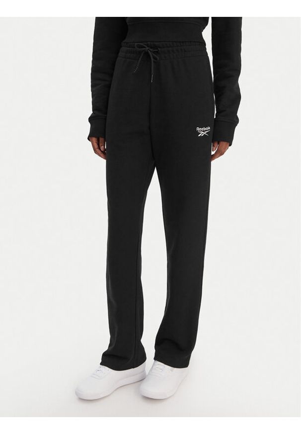 Reebok Spodnie dresowe Zuzanna RK25496CCW Czarny Regular Fit. Kolor: czarny. Materiał: bawełna