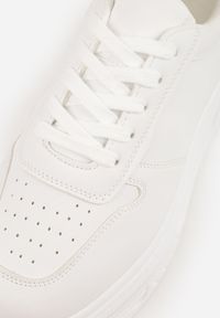 Renee - Białe Sneakersy VICES na Platformie z Tłoczeniem Rionessa. Okazja: na co dzień. Kolor: biały. Materiał: jeans. Obcas: na platformie #7