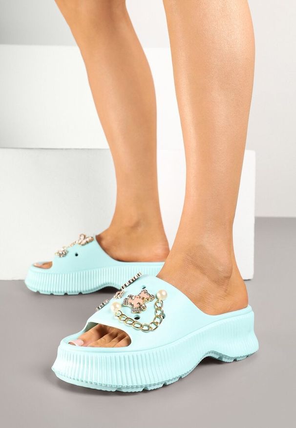 Born2be - Jasnozielone Klapki Piankowe na Grubej Podeszwie z Ozdobnymi Aplikacjami Hizana. Okazja: na co dzień. Kolor: zielony. Materiał: jeans. Wzór: aplikacja. Styl: casual