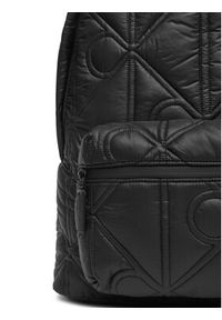 Calvin Klein Plecak Puffer Round Backpack LV04D3141G Czarny. Kolor: czarny. Materiał: materiał #5