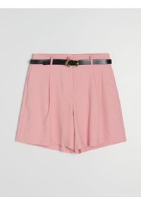 Sinsay - Wiskozowe szorty z zakładkami i paskiem - różowy. Kolor: różowy. Materiał: wiskoza #1